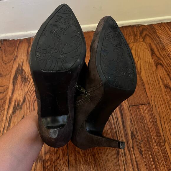 Kathy Van Zeeland Gray Faux Suede Embellished Ankle Booties Size 9M 4.2in Heel - Picture 6 of 16